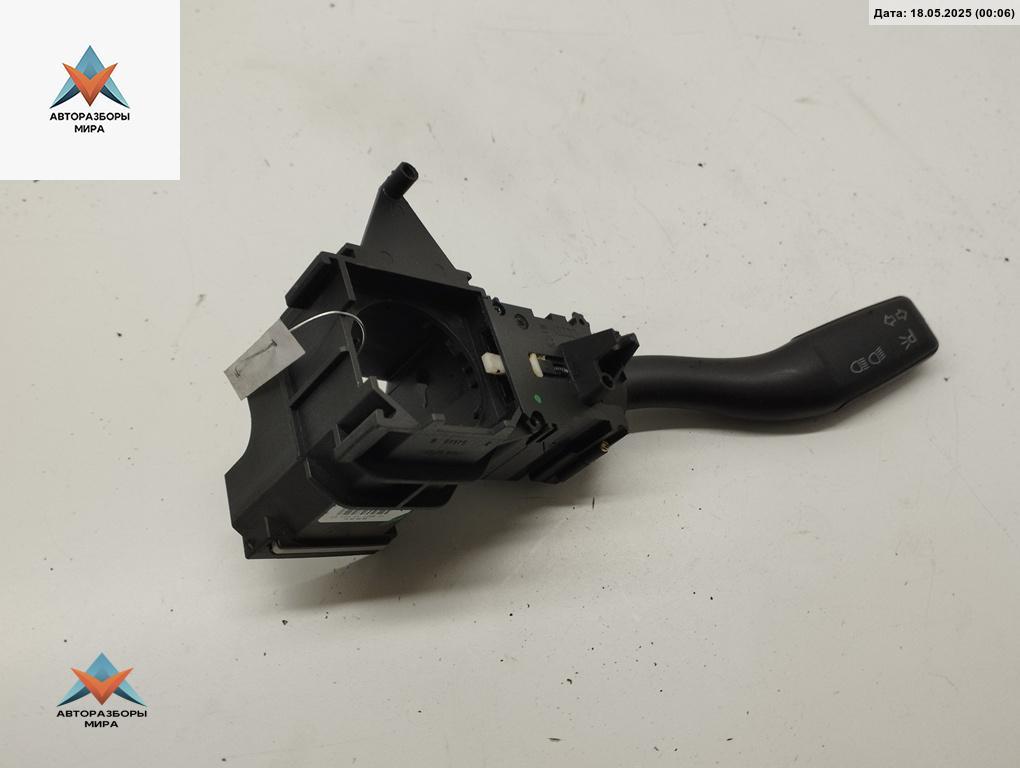 переключатель поворотов Audi A4 B7 2005, 2.0 л., бензин, МКПП, серый, универсал, 4E0953513A - фото №1