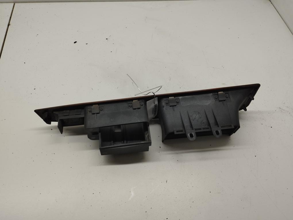 Корпус (держатель) ручки двери задней левой Audi A8 D2 1998, 4.2 л., бензин, АКПП, синий, седан, 4D0959515
