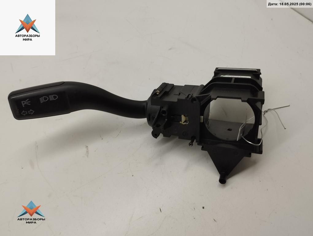 переключатель поворотов Audi A6 4F/C6 2004, 3.2 л., бензин, АКПП, чёрный, седан, 4E0953513A - фото №1