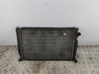 радиатор охлаждения Audi A4 B5 1995, 1.6 л., бензин, МКПП, красный, седан