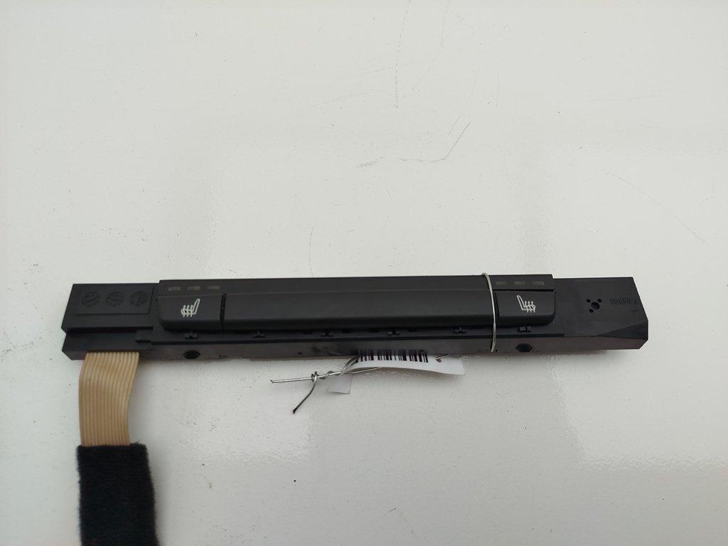 кнопка обогрева сидений BMW 1 E81/E87 2007, 1.6 л., бензин, МКПП, серый, хетчбэк 5 дв., 6962604