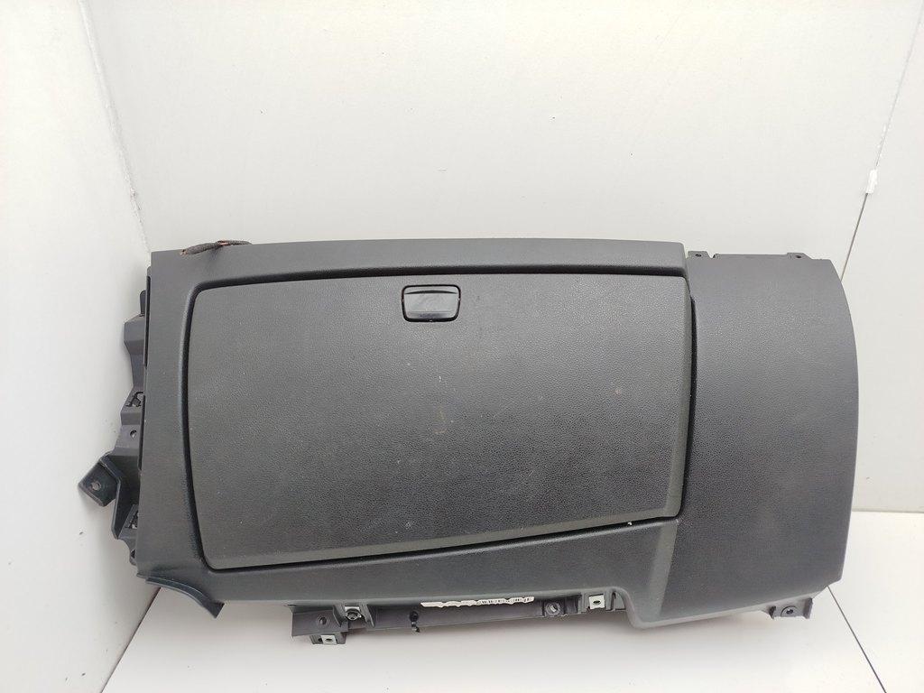 бардачок BMW 1 E81/E87 2007, 1.6 л., бензин, МКПП, серый, хетчбэк 5 дв.