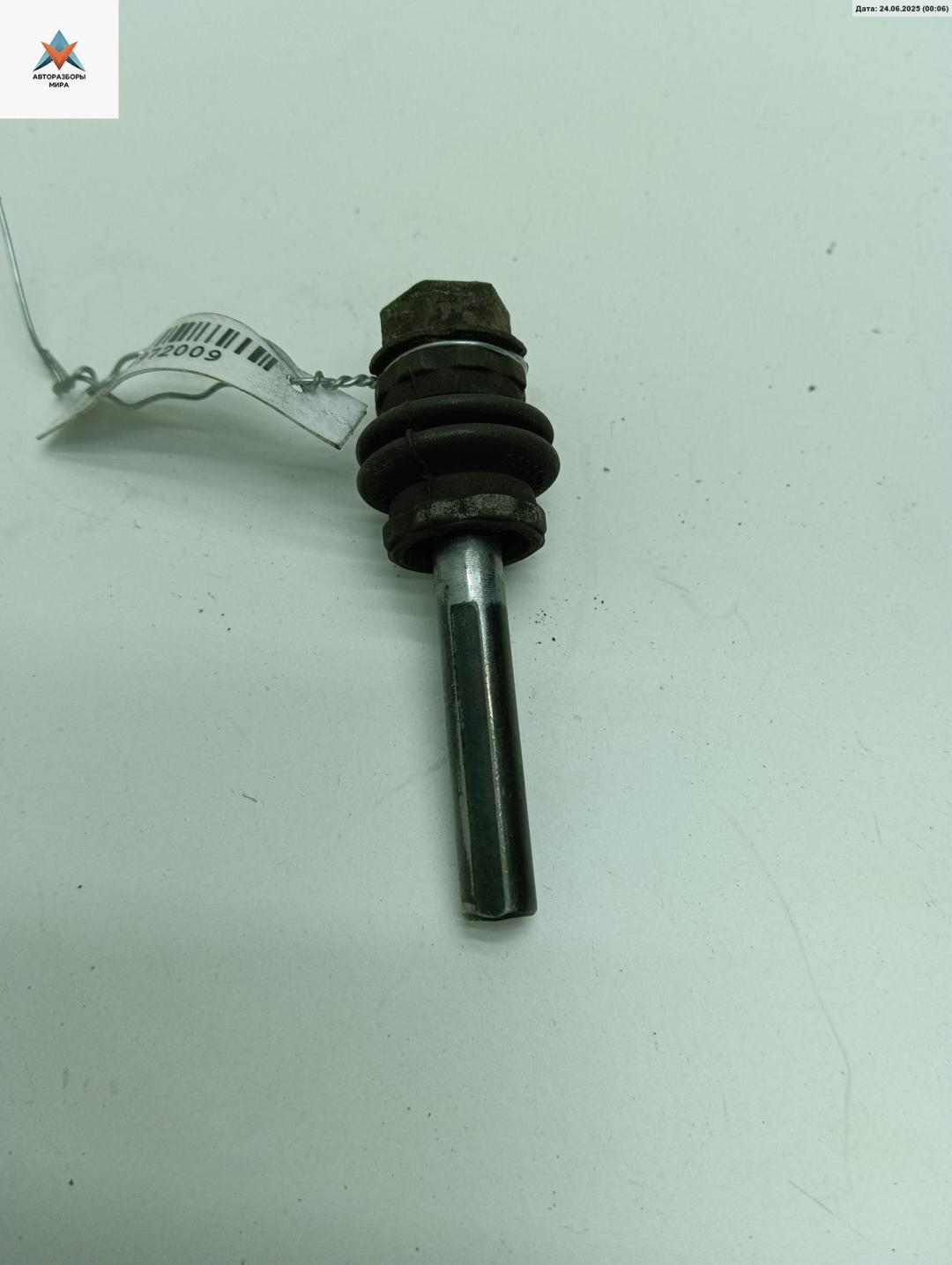 Болт крепления Volkswagen Golf 5 поколение 2004, 1.4 л., бензин, МКПП, серый, хетчбэк 5 дв. - фото №1