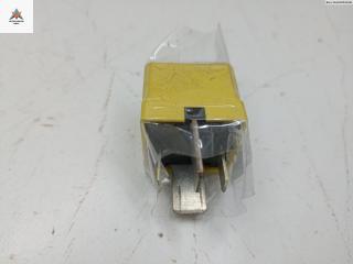 реле (прочие) Opel Zafira 2 поколение (B) 2006, 1.9 л., дизель, МКПП, синий, минивэн, 90226846