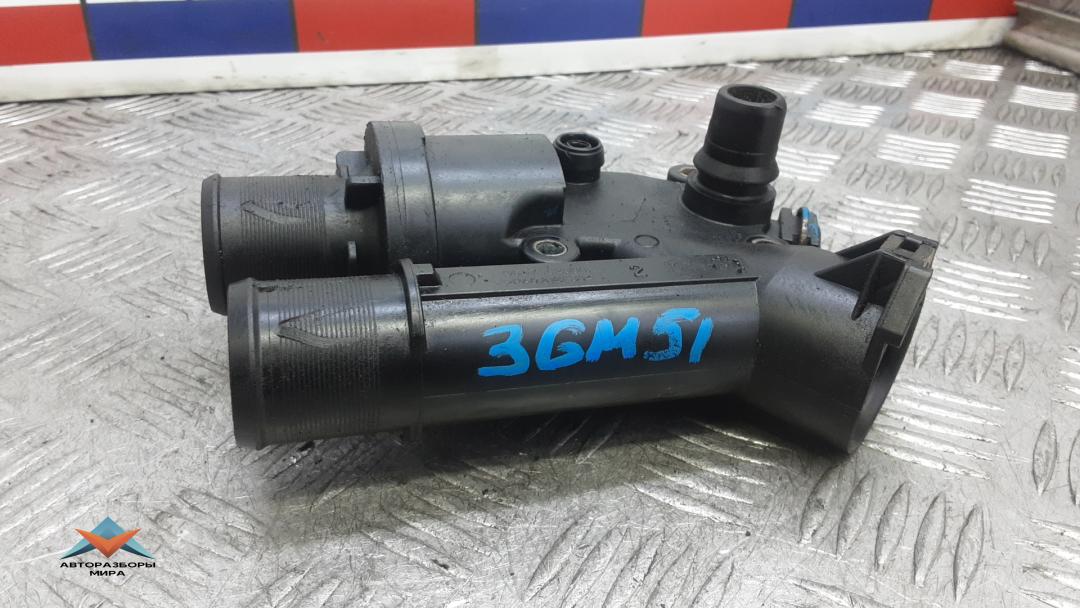 Корпус термостата дизельный Land Rover Freelander 2 поколение 2007, 2.2 л., D TD4, дизель, АКПП, внедорожник 5 дв., LR001312 - фото №1