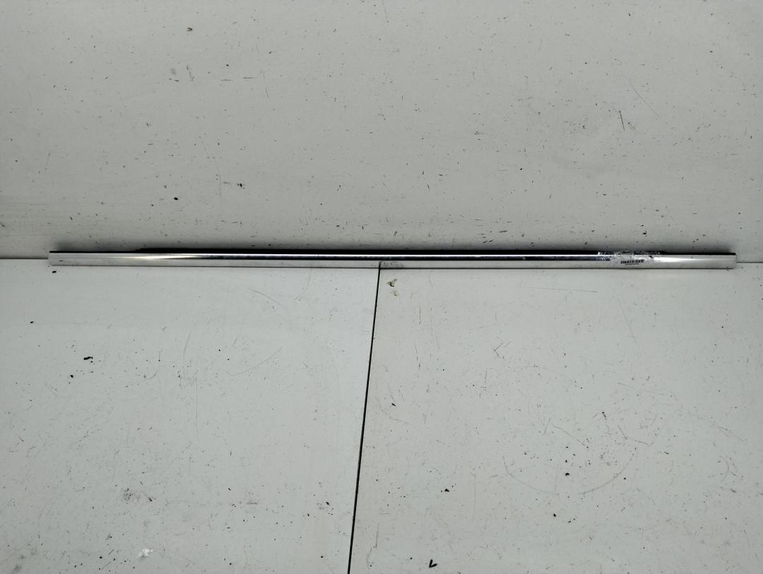 Молдинг стекла двери задней правой наружный Volkswagen Passat B6 2006, 2.0 л., дизель, МКПП, чёрный, универсал - фото №1
