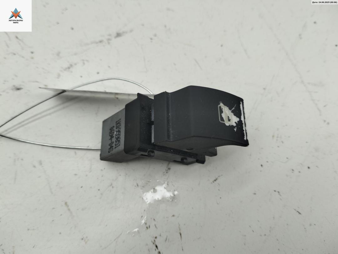 кнопка стеклоподъемника заднего правого Volkswagen Passat B6 2006, 2.0 л., дизель, МКПП, чёрный, универсал, 1K0959851 - фото №1