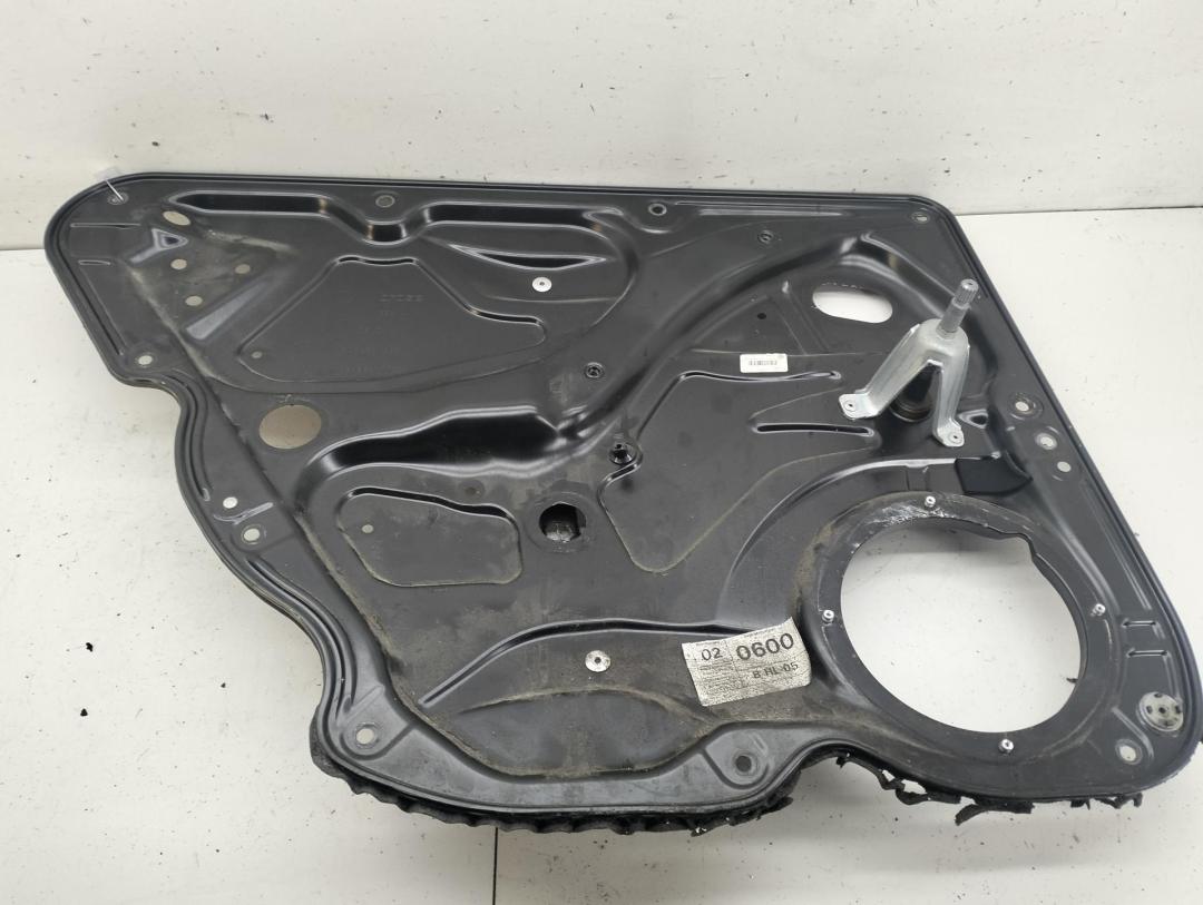 стеклоподъемник задний левый Volkswagen Passat B6 2006, 2.0 л., дизель, МКПП, серый, универсал, 3C4839755G
