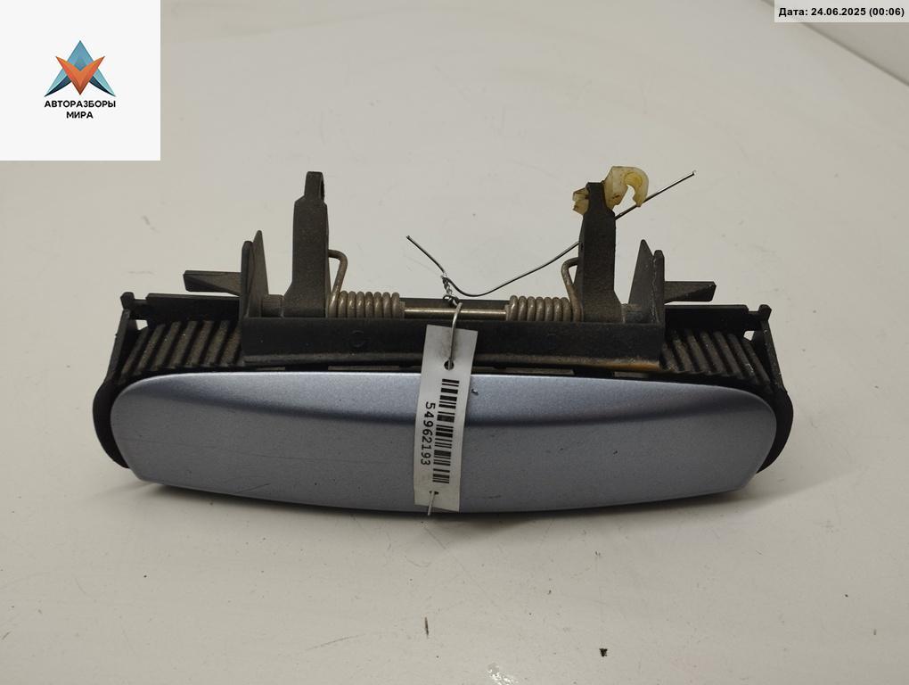 ручка наружная задняя левая Audi A4 B7 2005, 2.0 л., бензин, МКПП, серый, универсал, 4B0839885 - фото №1