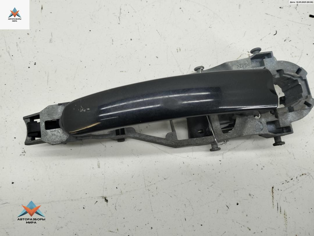 ручка наружная задняя левая Volkswagen Golf 6 поколение 2010, 1.4 л., бензин, МКПП, чёрный, универсал, 1K0837885 - фото №1