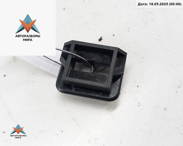 кронштейн (крепление) BMW 5 серия E60/E61 2003, 2.2 л., бензин, МКПП, серый, седан, 8156532 - фото №1