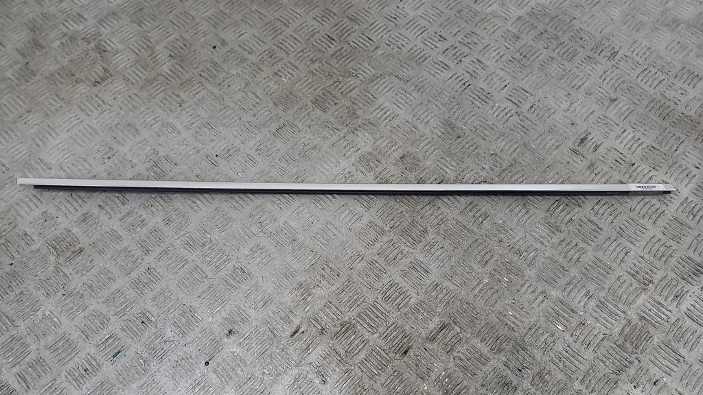 Молдинг стекла двери задней правой наружный BMW 5 E60/E61 2003, 2.2 л., бензин, МКПП, серый, седан