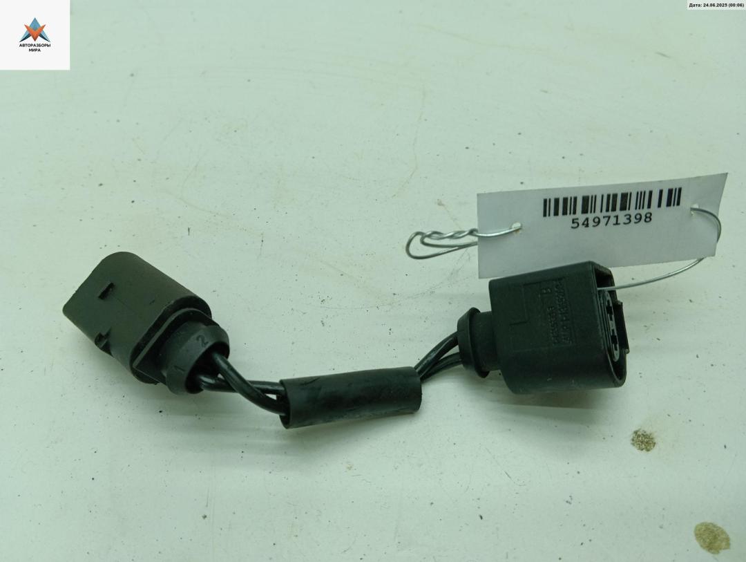 разъем (фишка) проводки Volkswagen Touran 1 поколение 2003, 2.0 л., дизель, МКПП, серый, минивэн, 8D0973822 - фото №1