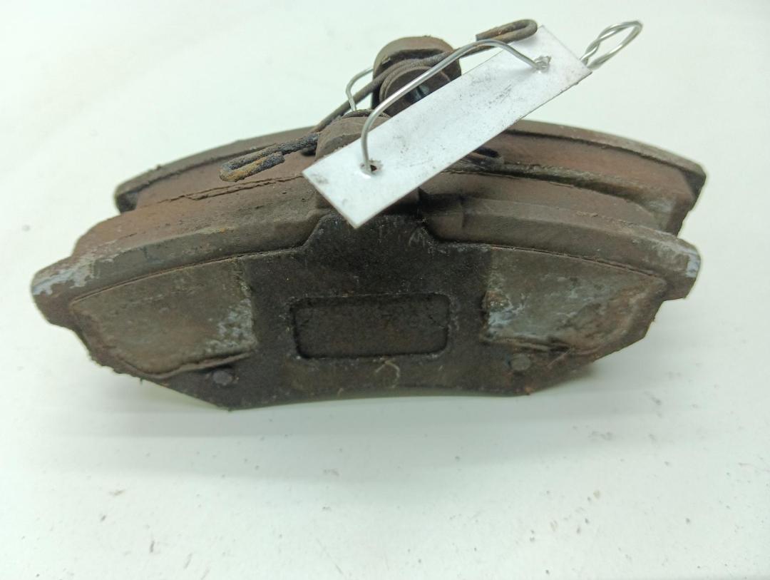 Колодки тормозные передние Volkswagen Passat B3 1991, 1.8 л., бензин, АКПП, красный, седан, 256D