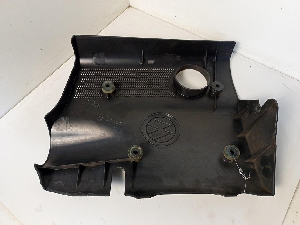 декоративная крышка двигателя Volkswagen Passat B5 1997, 1.6 л., бензин, МКПП, белый, универсал, 06B103935C