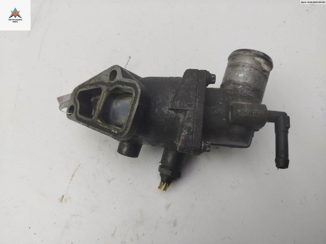 корпус термостата Opel Astra G 2000, 1.6 л., бензин, АКПП, серый, хетчбэк 5 дв., 90573325 - фото №1