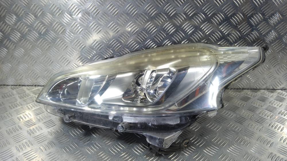 фара левая Peugeot 208 1 поколение 2014, цвет, 9802850980 - фото №1