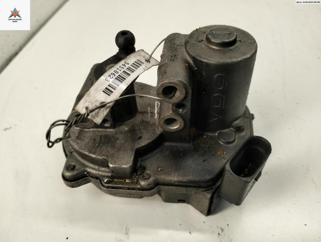 заслонка дроссельная Volkswagen Touareg 1 поколение 2006, 3.0 л., дизель, АКПП, чёрный, внедорожник 5 дв. - фото №1