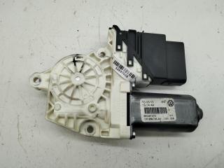 моторчик стеклоподъемника задний левый Volkswagen Golf 6 поколение 2011, 2.0 л., МКПП, универсал, 1K0959703AH