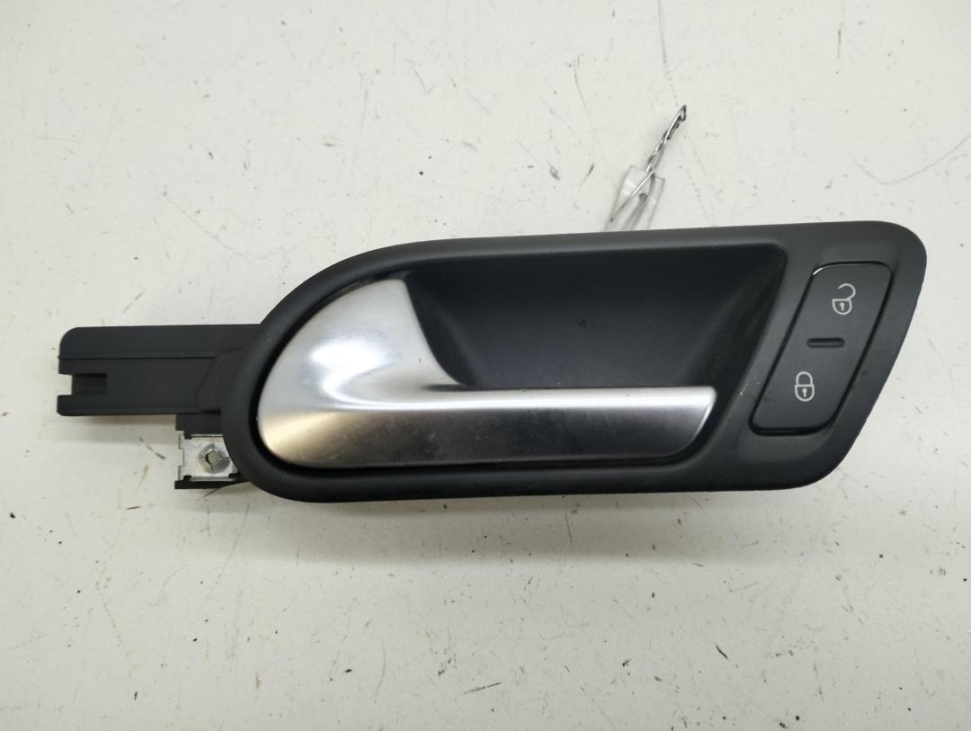 ручка внутренняя задняя левая Volkswagen Golf-6 2011, 2.0 л., дизель, МКПП, чёрный, универсал, 1K1837113