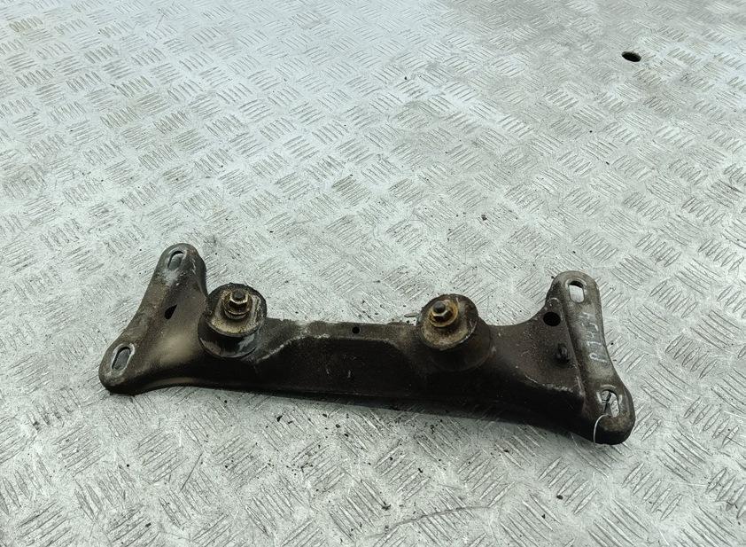 кронштейн КПП BMW 3 E46 2002, 2.0 л., бензин, МКПП, серый, седан, 6757103