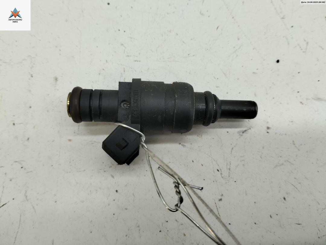 форсунка Skoda Octavia mk1 (A4 1U) 1998, 1.8 л., бензин, МКПП, зелёный, хетчбэк 5 дв., 06A906031D - фото №1