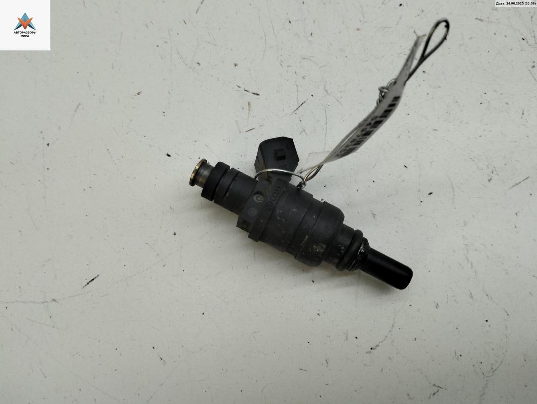 форсунка Skoda Octavia mk1 (A4 1U) 1998, 1.8 л., бензин, МКПП, зелёный, хетчбэк 5 дв., 06A906031D - фото №1