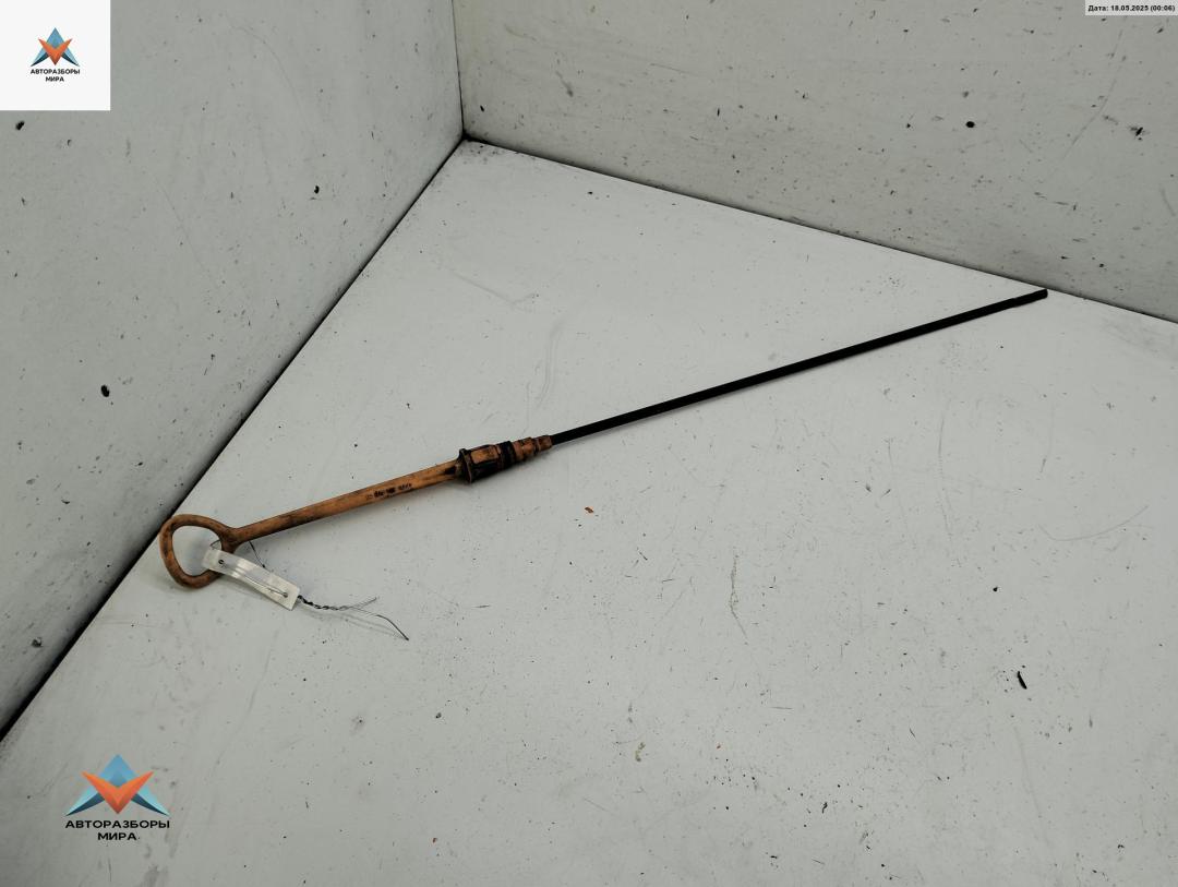 щуп двигателя Volkswagen Passat B5 1999, 1.9 л., дизель, МКПП, серый, универсал, 028115611H - фото №1