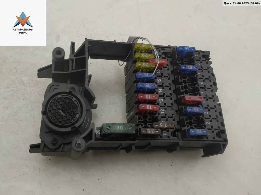 блок предохранителей Mercedes-Benz E-Класс W210/S210 1997, 3.2 л., бензин, АКПП, чёрный, универсал, 2105453340 - фото №1
