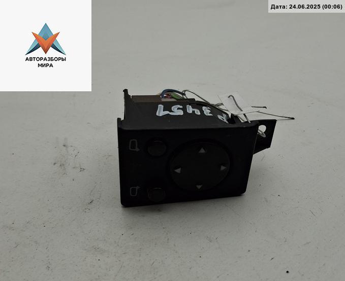 джойстик регулировки зеркал Audi A6 4A/C4 1994, 2.6 л., бензин, МКПП, красный, седан, 4A0959565 - фото №1