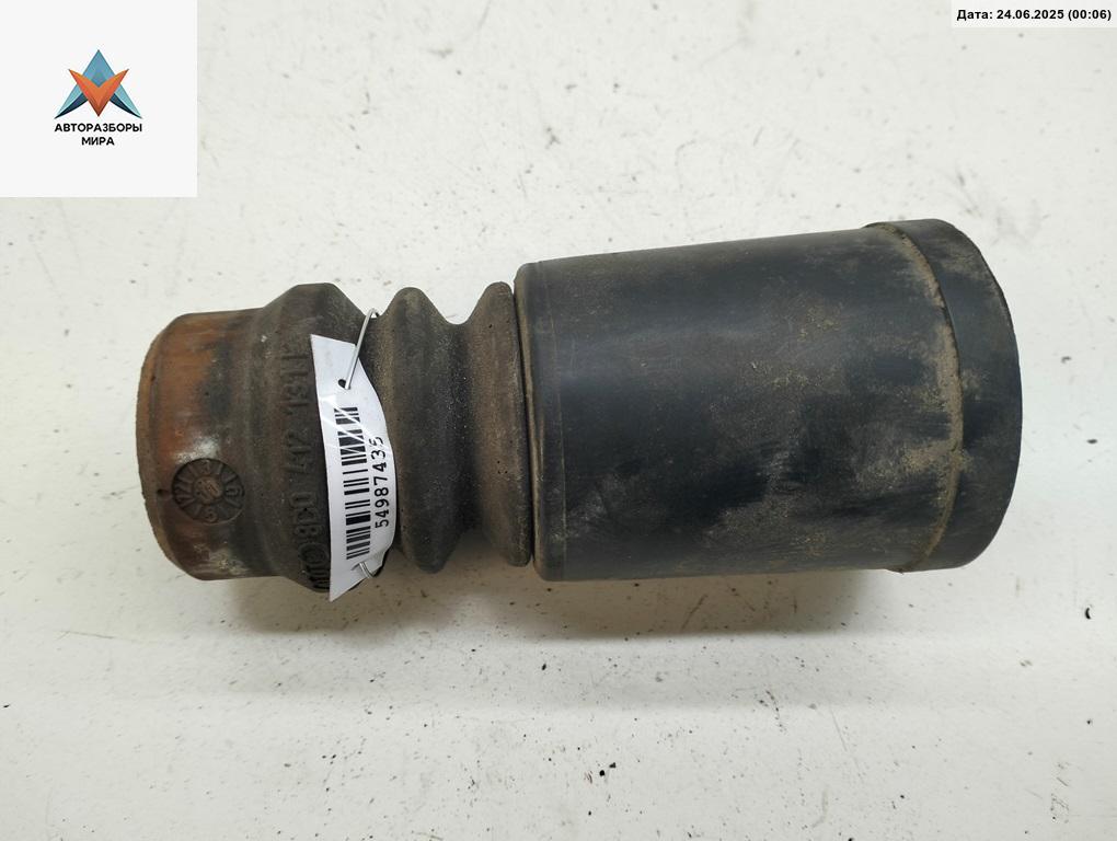 Отбойник подвески Volkswagen Passat B5 1999, 1.6 л., бензин, МКПП, серый, универсал, 8D0412131F - фото №1