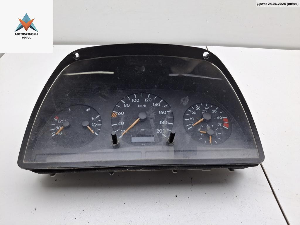 приборная панель Mercedes-Benz Vito-1 W638 1997, 2.3 л., бензин, МКПП, чёрный, микроавтобус, 0005428701 - фото №1