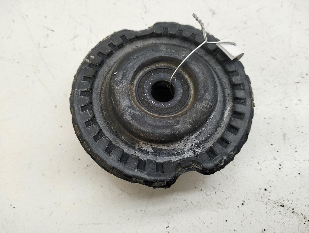 Отбойник подвески Volkswagen Passat B5 1999, 1.6 л., бензин, МКПП, серый, универсал, 4D0412377F