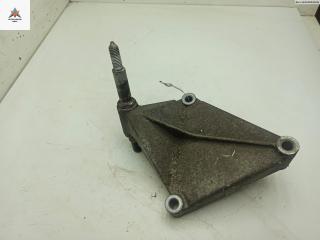 кронштейн КПП Renault Scenic 1 поколение [рестайлинг] 2001, 1.6 л., бензин, МКПП, серый, минивэн, 7700832251