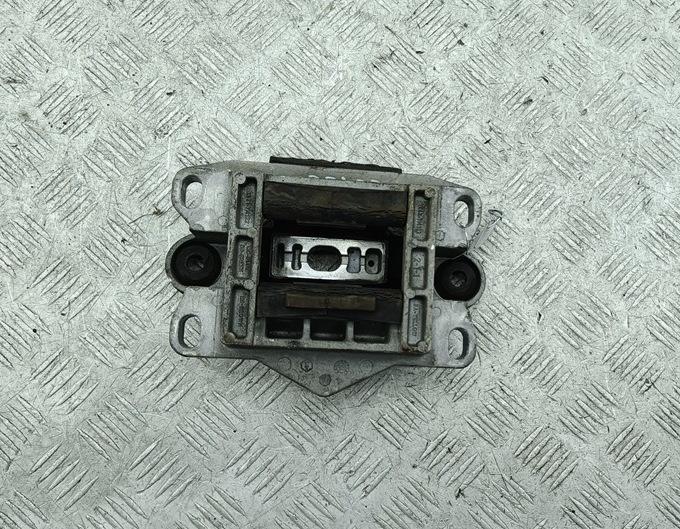 подушка крепления КПП Ford Mondeo III 2002, 1.8 л., бензин, МКПП, синий, седан, 1S717M122