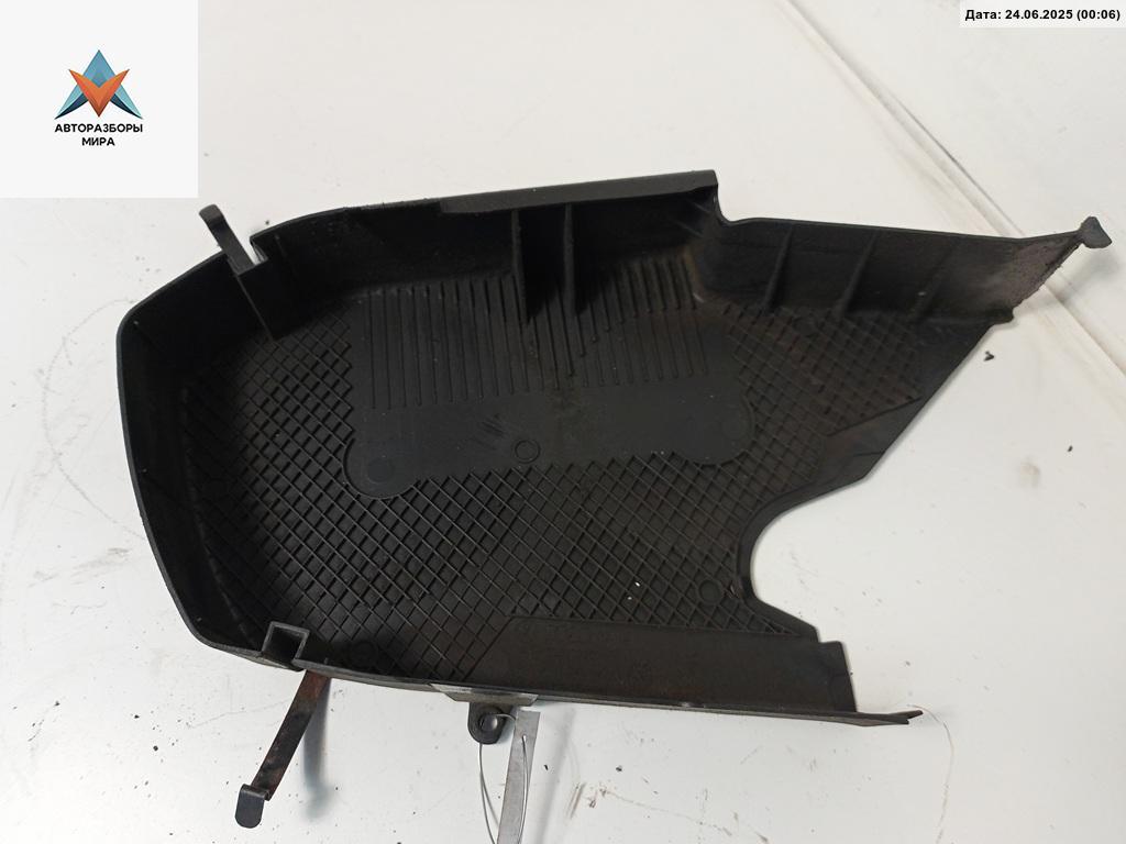 защита (кожух) ремня ГРМ Skoda Octavia mk1 (A4 1U) 1999, 1.6 л., бензин, МКПП, серый, универсал, 06A109108B - фото №1