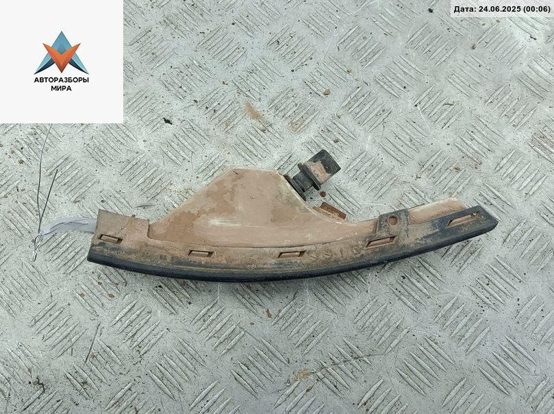 Поворотник (указатель поворота) левый Volkswagen Passat B6 2005, 2.0 л., бензин, МКПП, серый, седан - фото №1