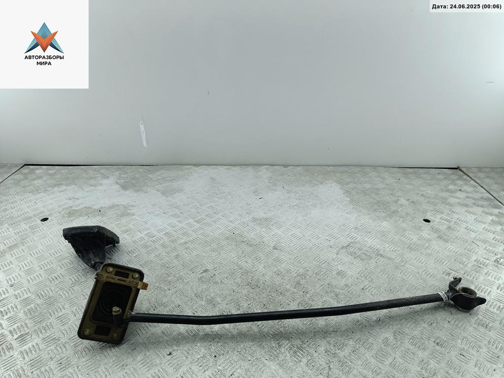 кулиса Peugeot 406 1 поколение 1997, 2.0 л., бензин, МКПП, красный, седан - фото №1