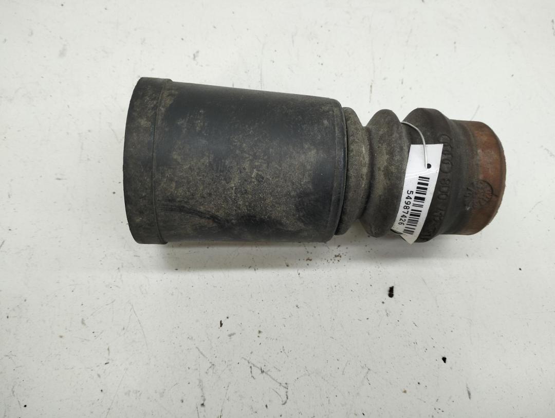 Отбойник подвески Volkswagen Passat B5+ (GP) 2002, 2.0 л., бензин, МКПП, синий, универсал, 8D0412131F