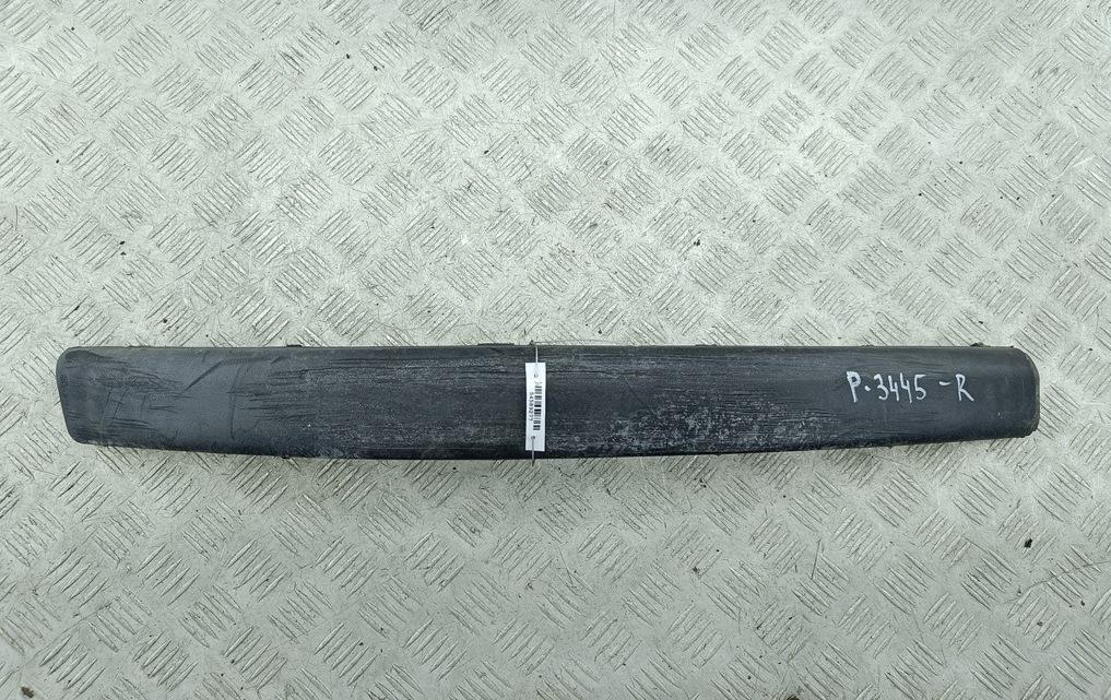 молдинг переднего бампера Volkswagen Passat B5 1997, 1.6 л., бензин, МКПП, белый, универсал, 3B0807718 - фото №1