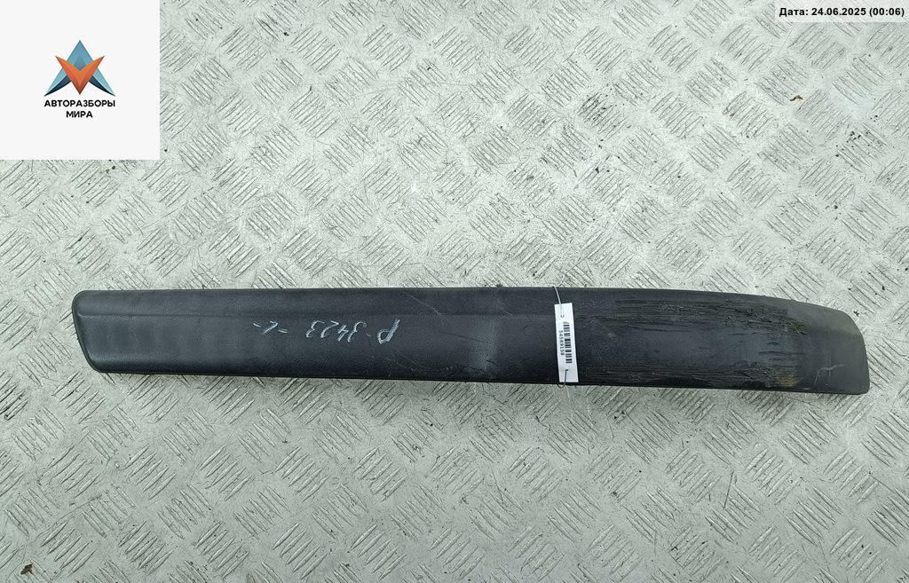 молдинг заднего бампера Volkswagen Passat B5 1998, 1.8 л., бензин, МКПП, синий, универсал, 3B9807791 - фото №1