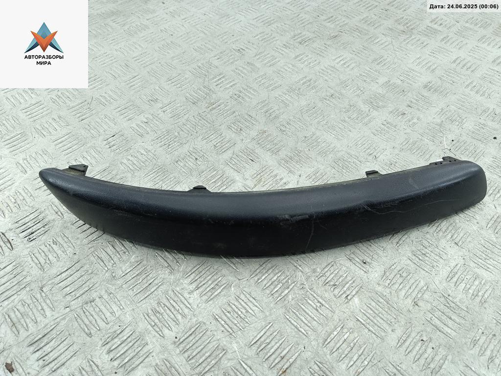 молдинг переднего бампера Volkswagen Golf 5 поколение 2004, 1.4 л., бензин, МКПП, серый, хетчбэк 3 дв., 1K0807718 - фото №1