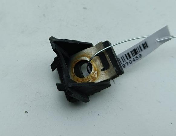 кронштейн (крепление) Audi A6 C4 1994, 2.6 л., бензин, МКПП, красный, седан