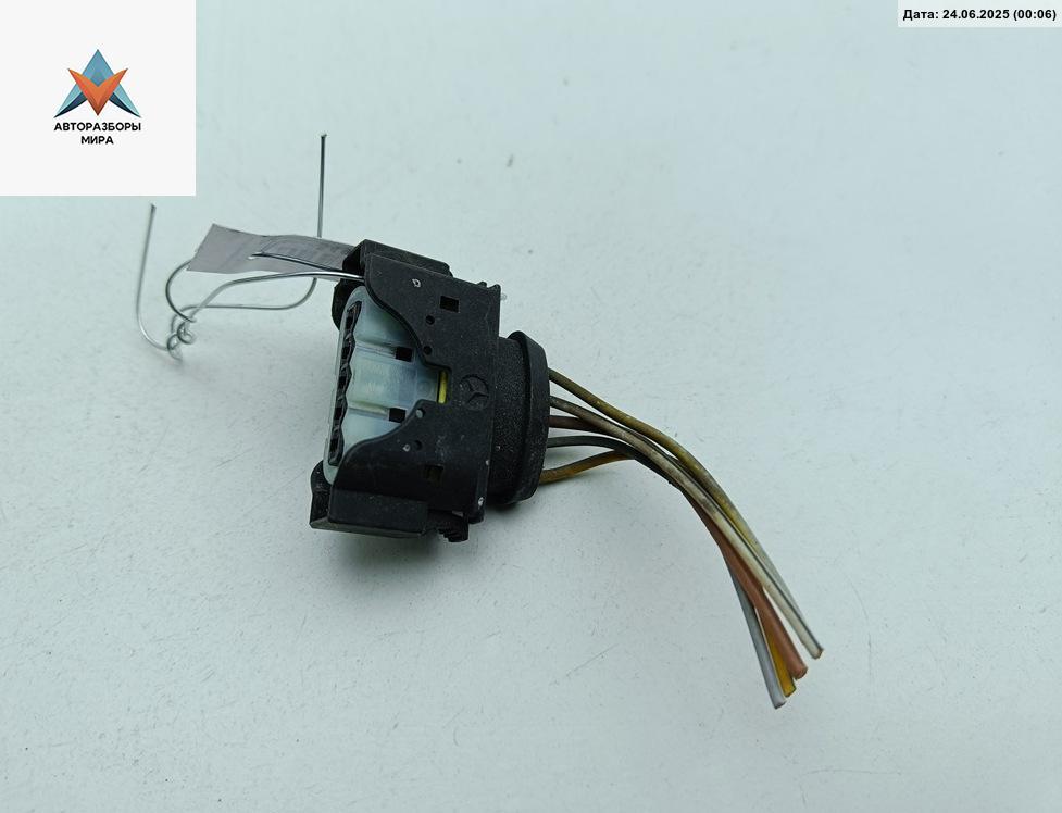 разъем (фишка) проводки Mercedes-Benz Vaneo W414 2001, 1.9 л., бензин, АКПП, серый, минивэн - фото №1