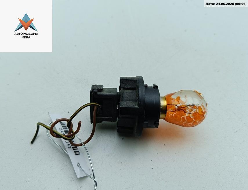 Патрон лампы фары Mercedes-Benz Vaneo W414 2001, 1.9 л., бензин, АКПП, серый, минивэн - фото №1