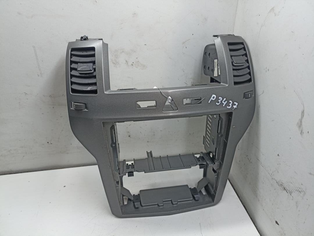 консоль салона (центральная часть) Opel Zafira B 2005, 1.9 л., дизель, МКПП, чёрный, минивэн, 13145030