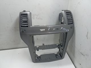 консоль салона (центральная часть) Opel Zafira B 2005, 1.9 л., дизель, МКПП, чёрный, минивэн, 13145030