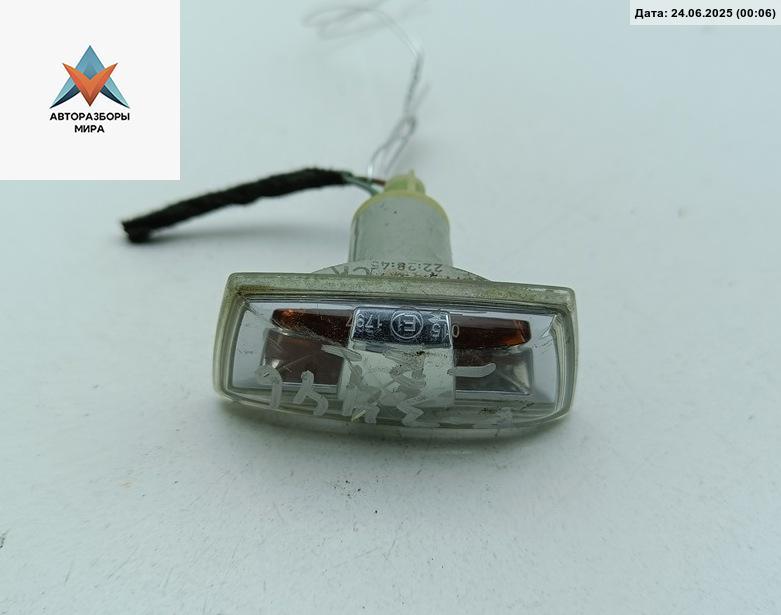 повторитель передний правый Opel Astra H 2004, 1.6 л., бензин, МКПП, чёрный, хетчбэк 5 дв. - фото №1