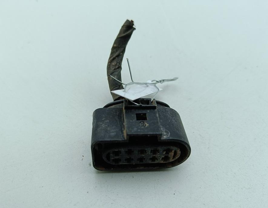 разъем (фишка) проводки Volkswagen Passat B6 2005, 2.0 л., бензин, МКПП, серый, седан, 1J0973735 - фото №1