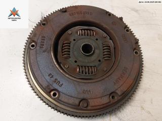 маховик Volkswagen Golf 4 поколение 2000, 1.6 л., бензин, МКПП, синий, универсал, 027105273D